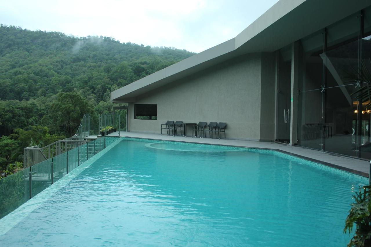 Niraamaya Retreats Samroha Athirappilly Exterior foto