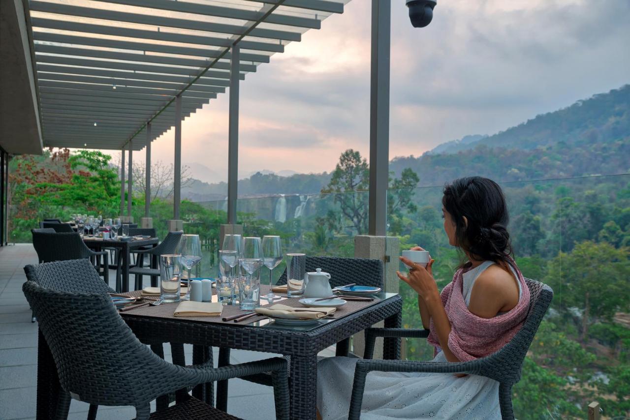 Niraamaya Retreats Samroha Athirappilly Exterior foto