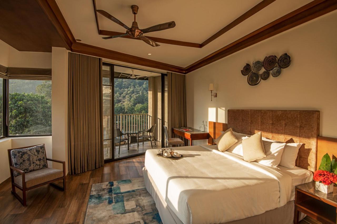 Niraamaya Retreats Samroha Athirappilly Exterior foto