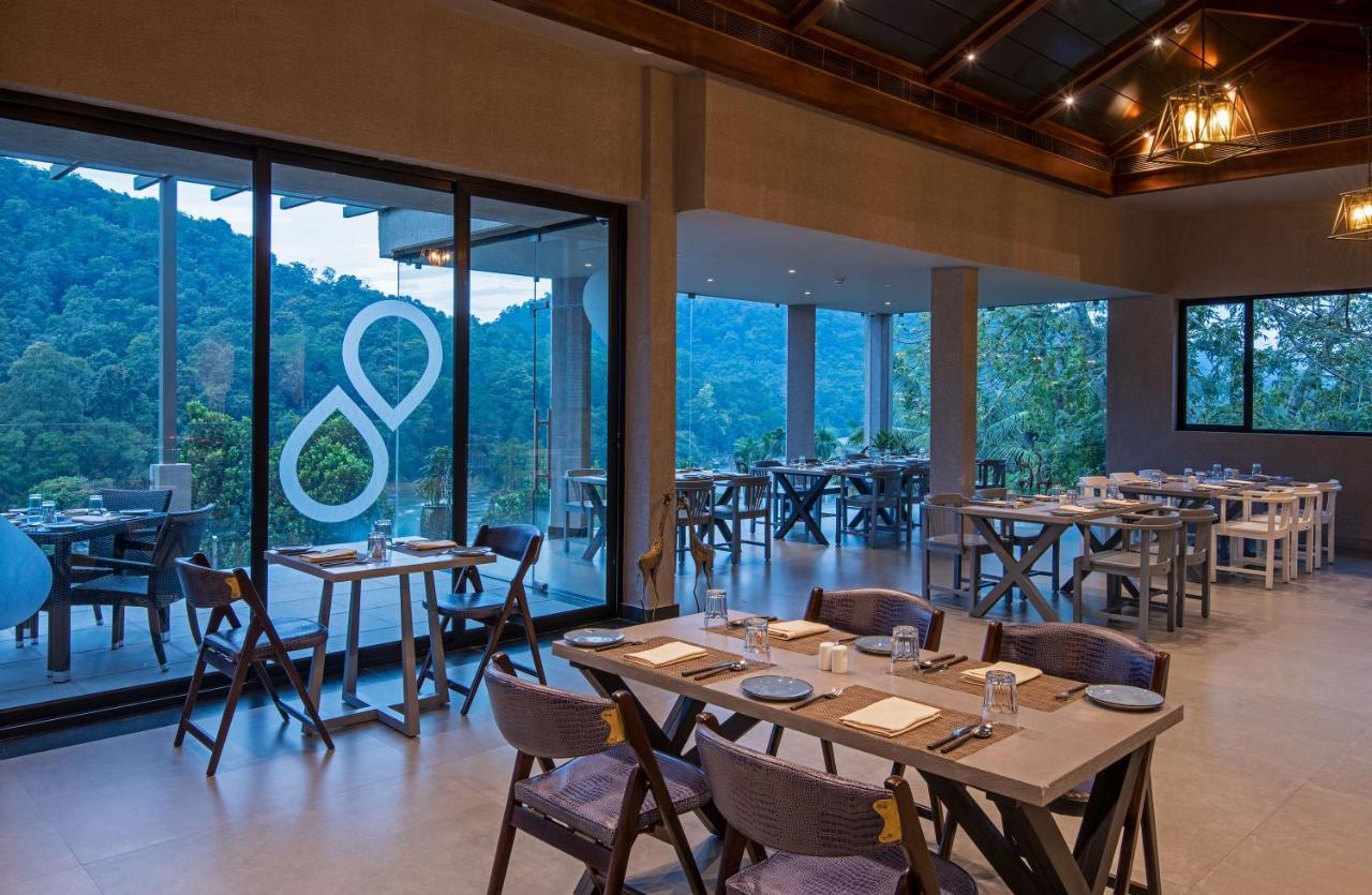 Niraamaya Retreats Samroha Athirappilly Exterior foto