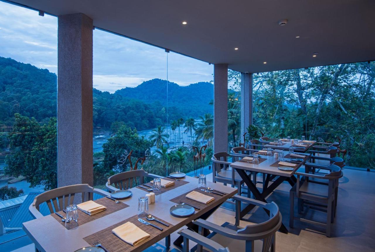 Niraamaya Retreats Samroha Athirappilly Exterior foto